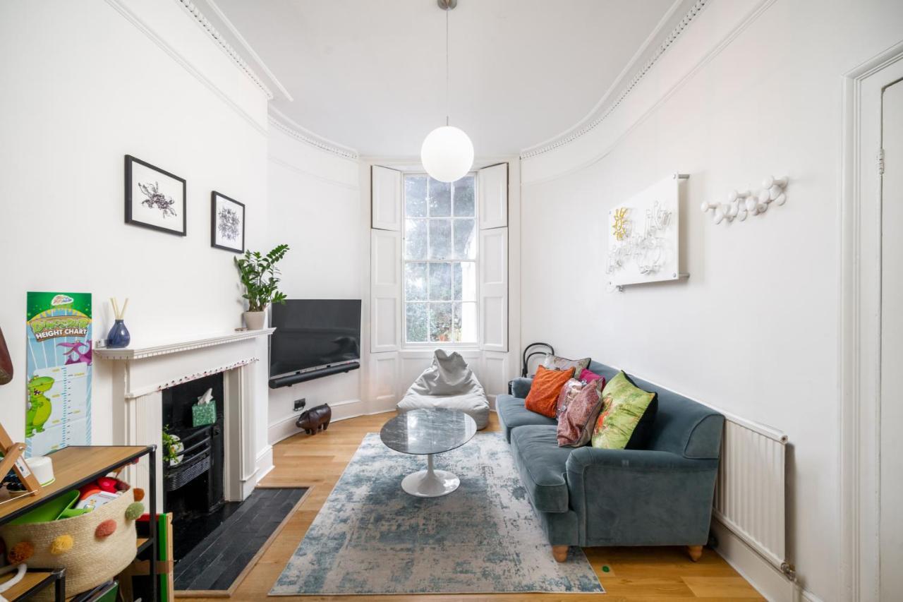Sleek Flat With Communal Courtyard London Eksteriør billede